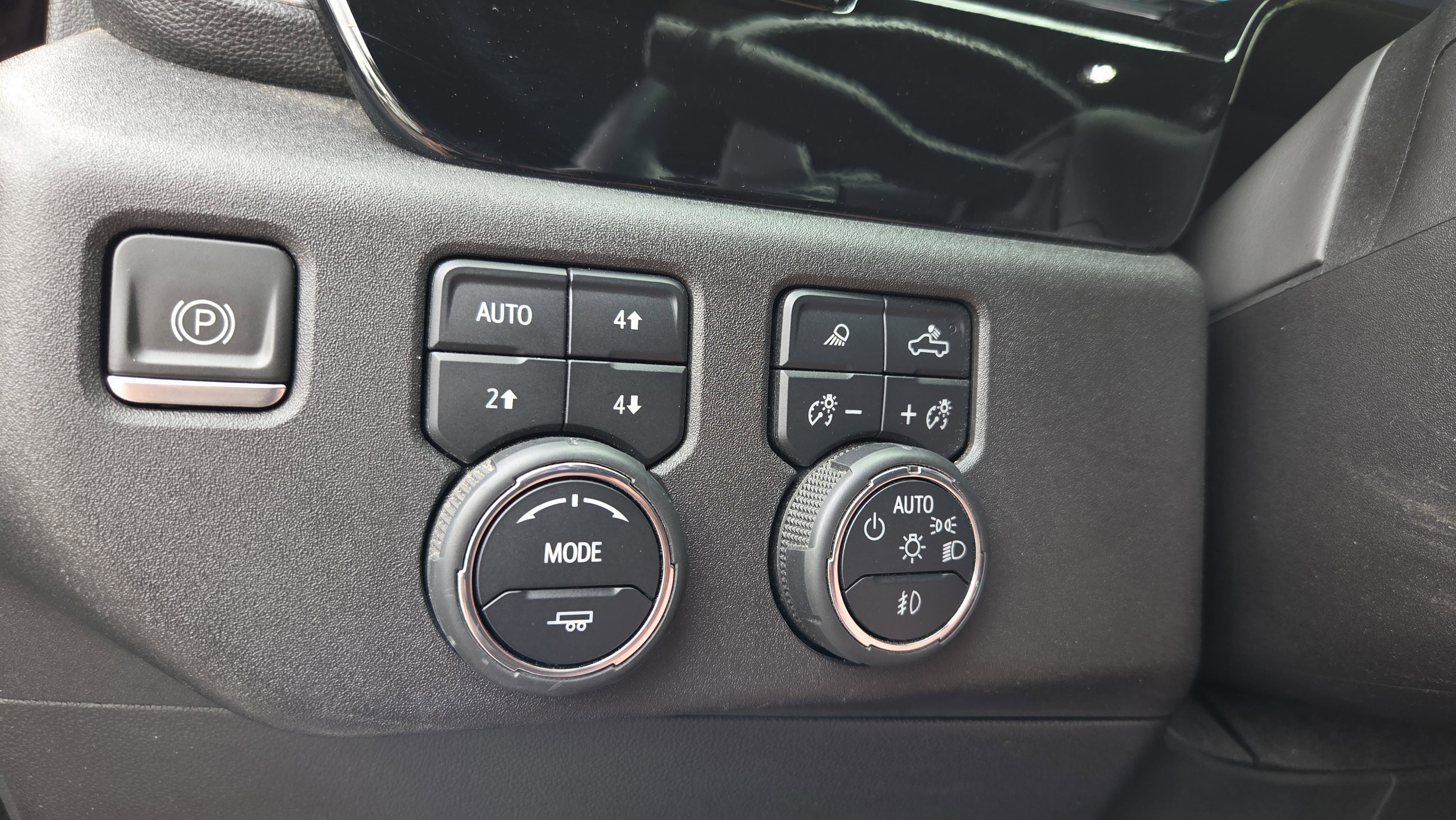 Certified 2023 Chevrolet Silverado 1500 High Country w/ Z71 Off-Road Package AWD/4WD image 27