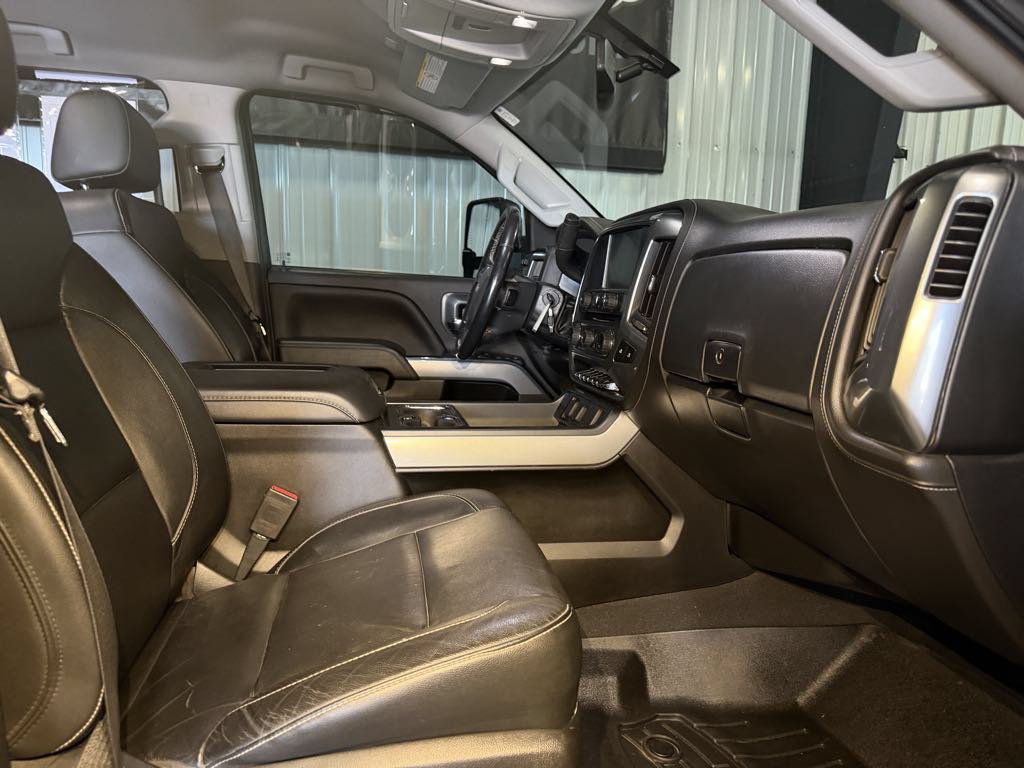 Used 2019 Chevrolet Silverado 2500 LTZ w/ Midnight Edition AWD/4WD image 5