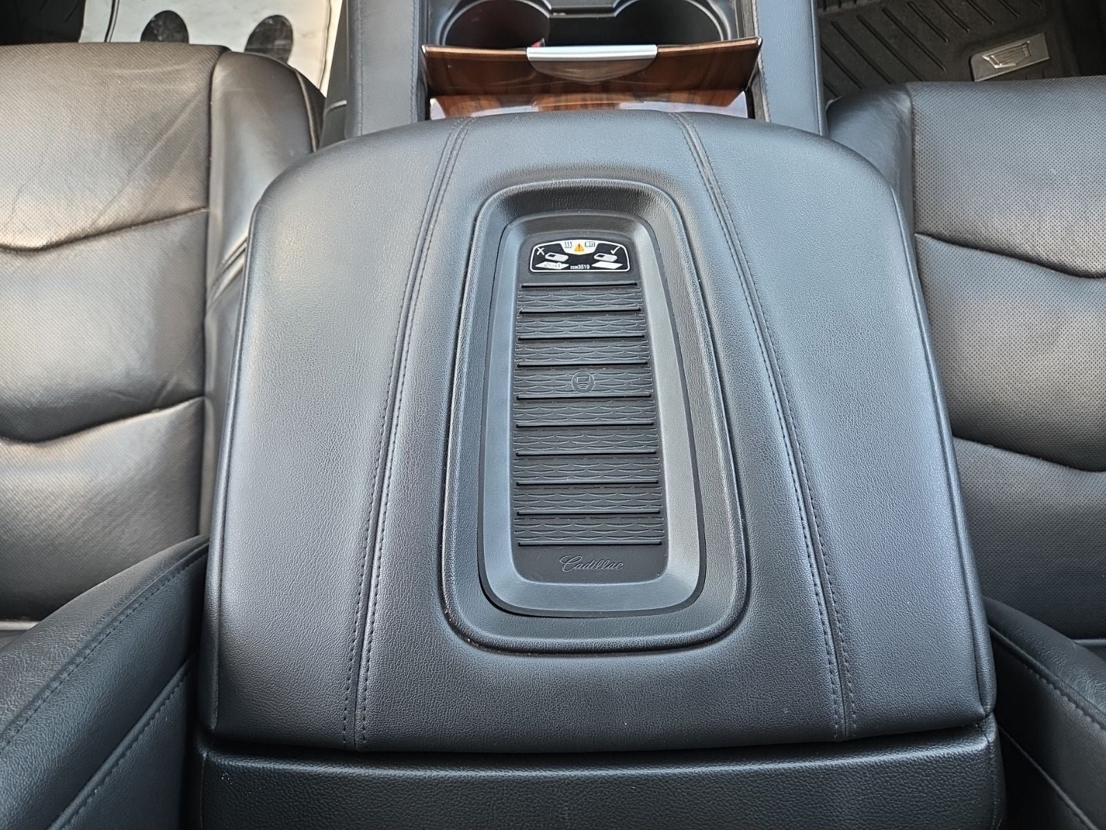 Used 2020 Cadillac Escalade ESV Premium Luxury AWD/4WD image 35