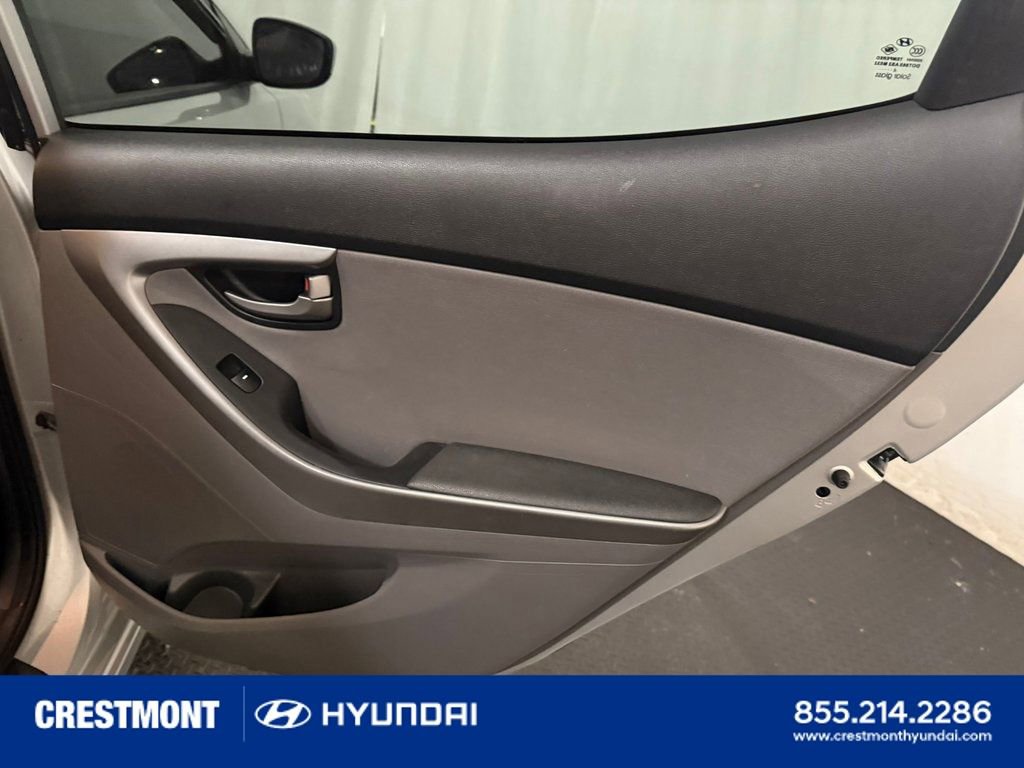 Used 2015 Hyundai Elantra SE w/ Option Group 02 image 29