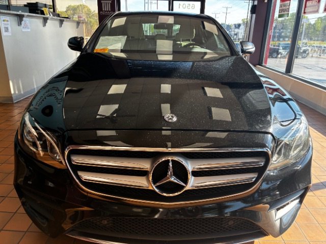 Used 2018 Mercedes-Benz E 300 w/ Premium 1 Package image 4