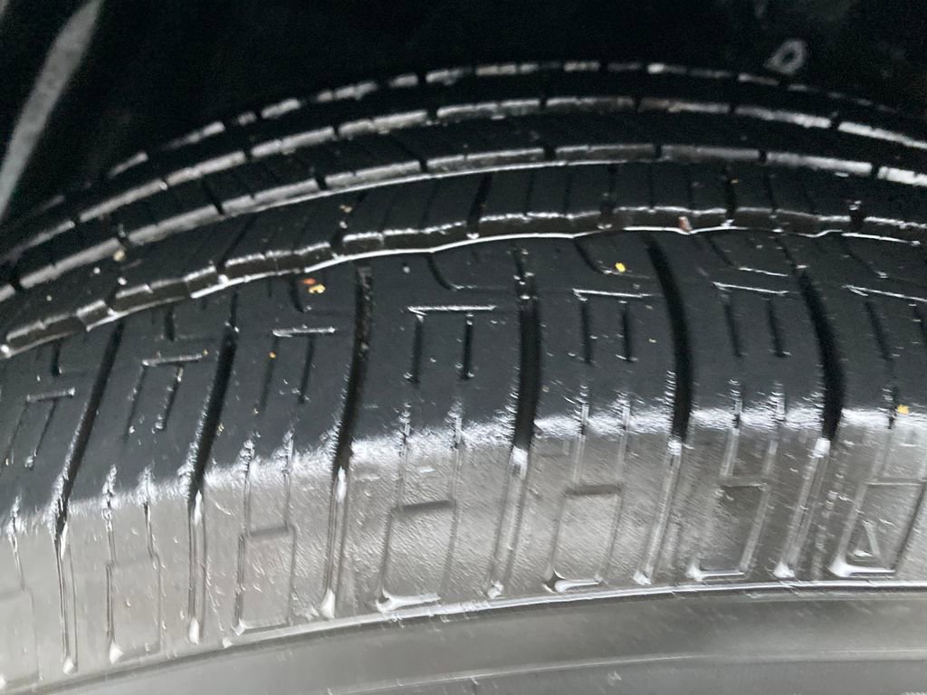 Used 2022 Subaru Ascent Premium w/ Convenience Package image 32