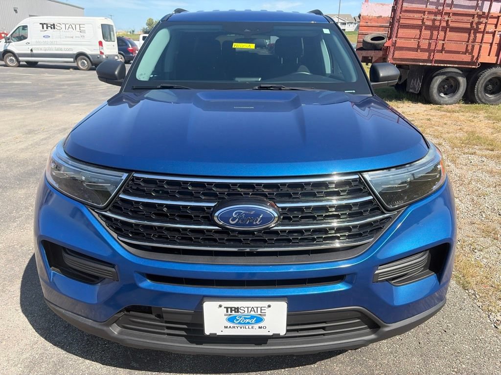 Used 2021 Ford Explorer XLT AWD/4WD image 2
