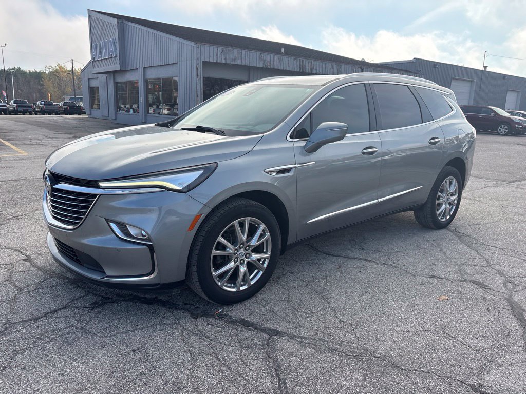 Used 2023 Buick Enclave Premium AWD/4WD image 2