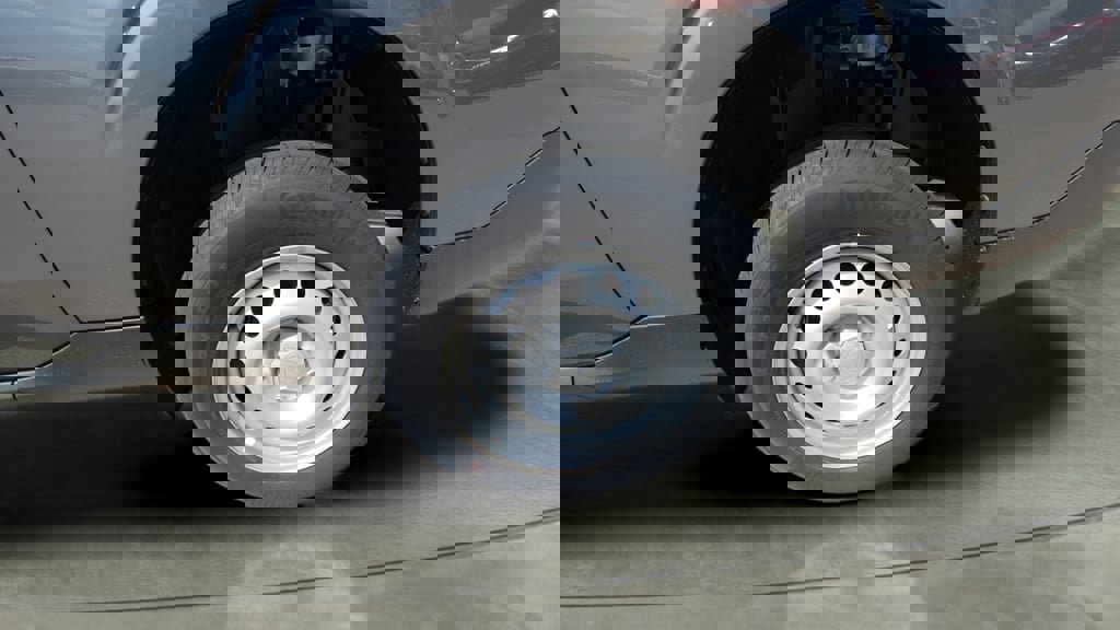 New 2025 Ford Maverick XL image 20