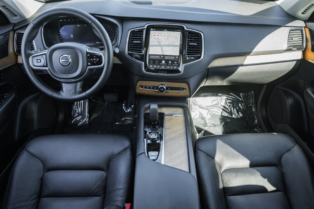 Certified 2025 Volvo XC90 B6 Plus w/ Protection Package Premier AWD/4WD image 22