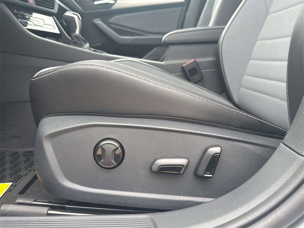 New 2026 Volkswagen Jetta SE image 11