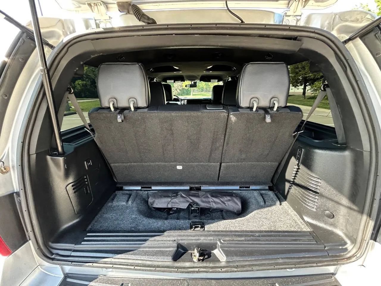 Used 2017 Ford Expedition Limited RWD image 10