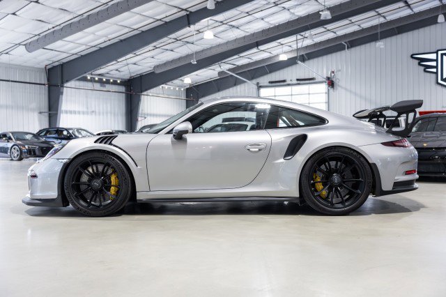Used 2016 Porsche 911 GT3 RS image 3