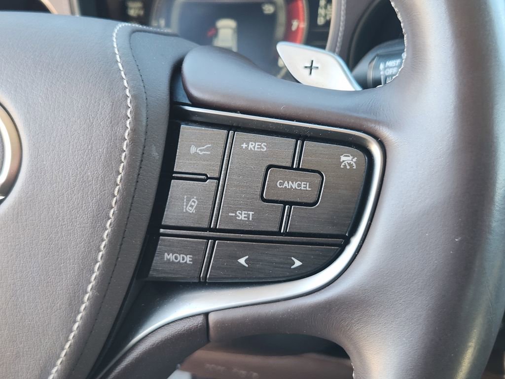 Used 2018 Lexus LS 500 w/ Interior Upgrade Package image 32