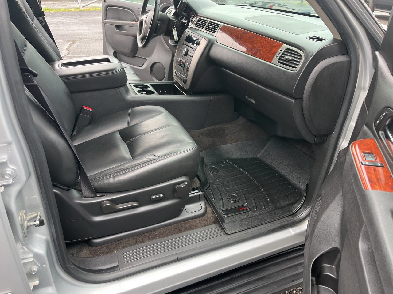 Used 2014 GMC Yukon XL SLT AWD/4WD image 32