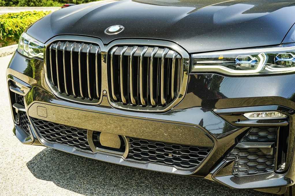 Used 2022 BMW X7 M50i w/ Dynamic Handling Package AWD/4WD image 8