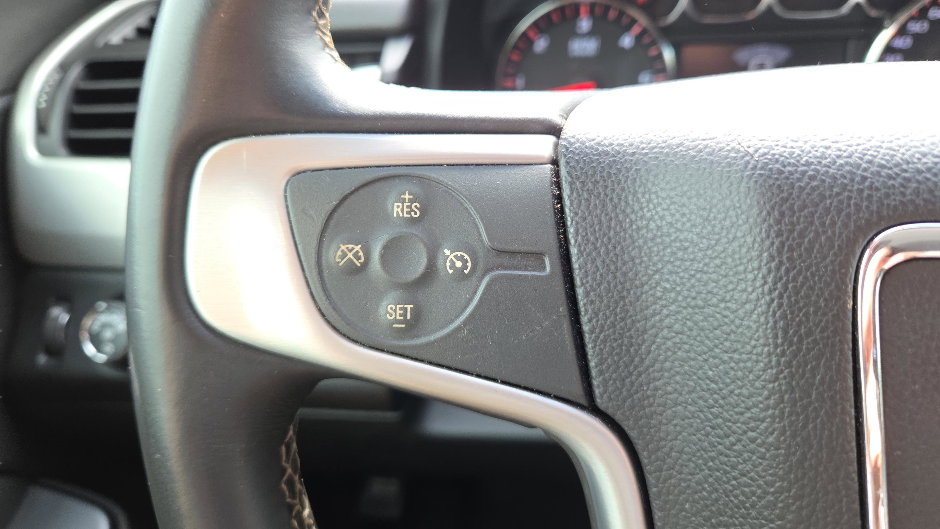 Used 2015 GMC Yukon SLE RWD image 27