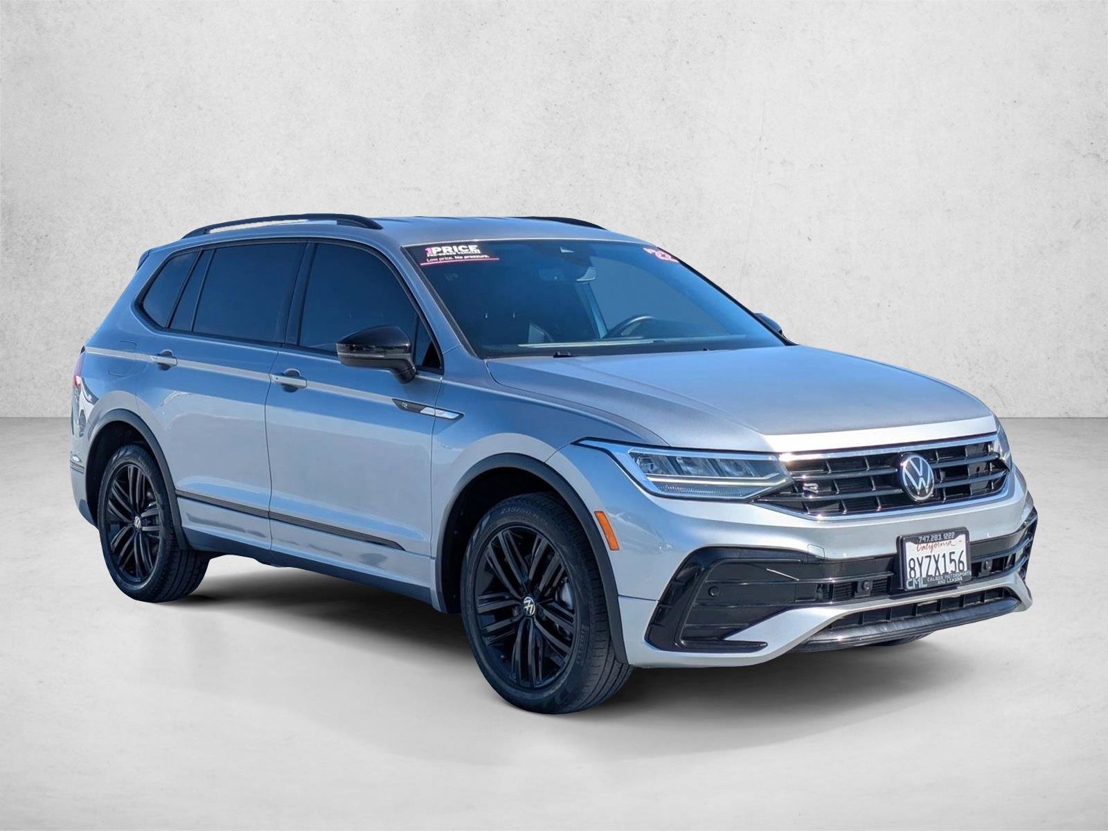Used 2022 Volkswagen Tiguan SE R-Line FWD image 3