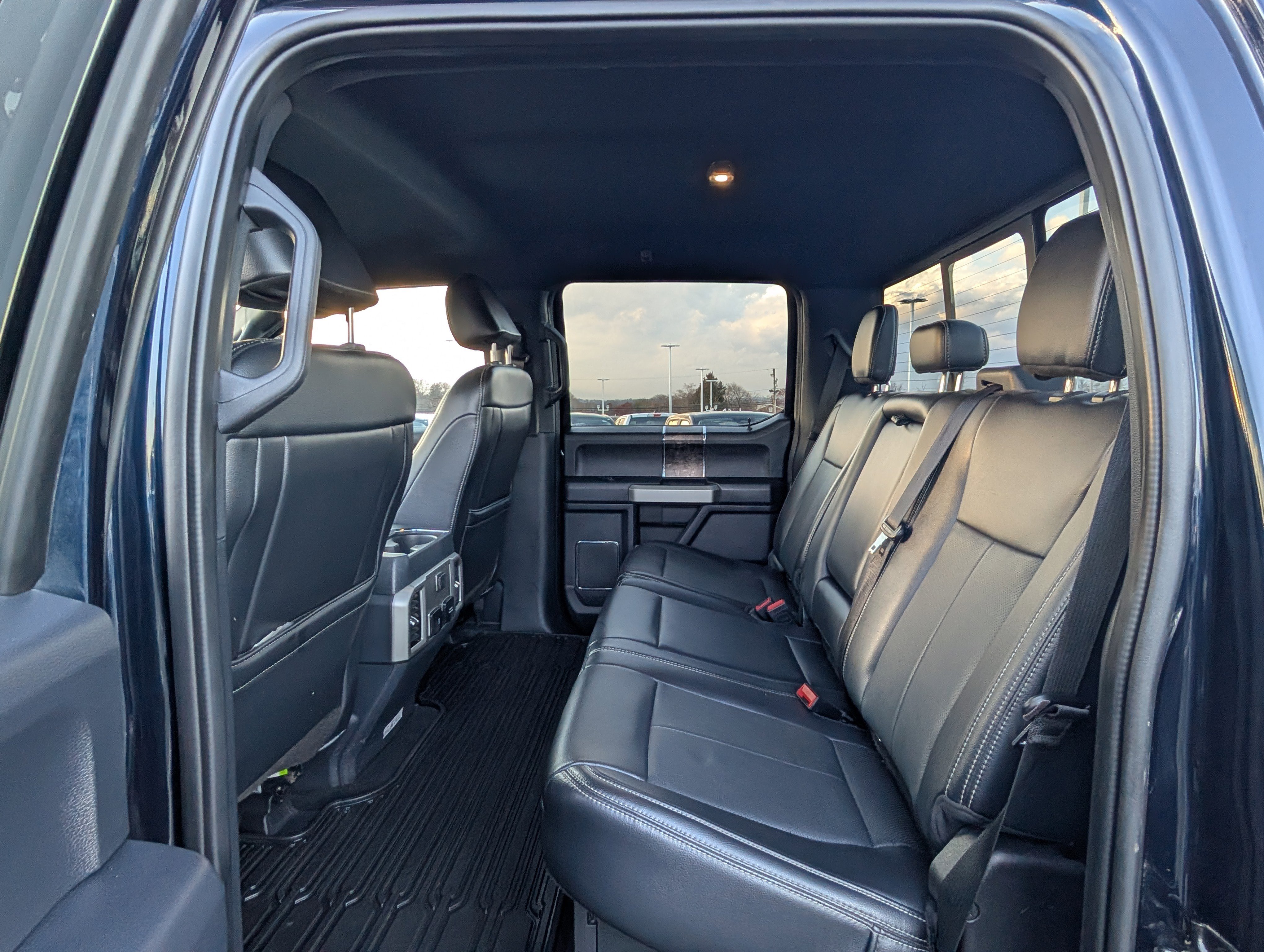 Used 2022 Ford F250 Lariat w/ Black Appearance Package image 14