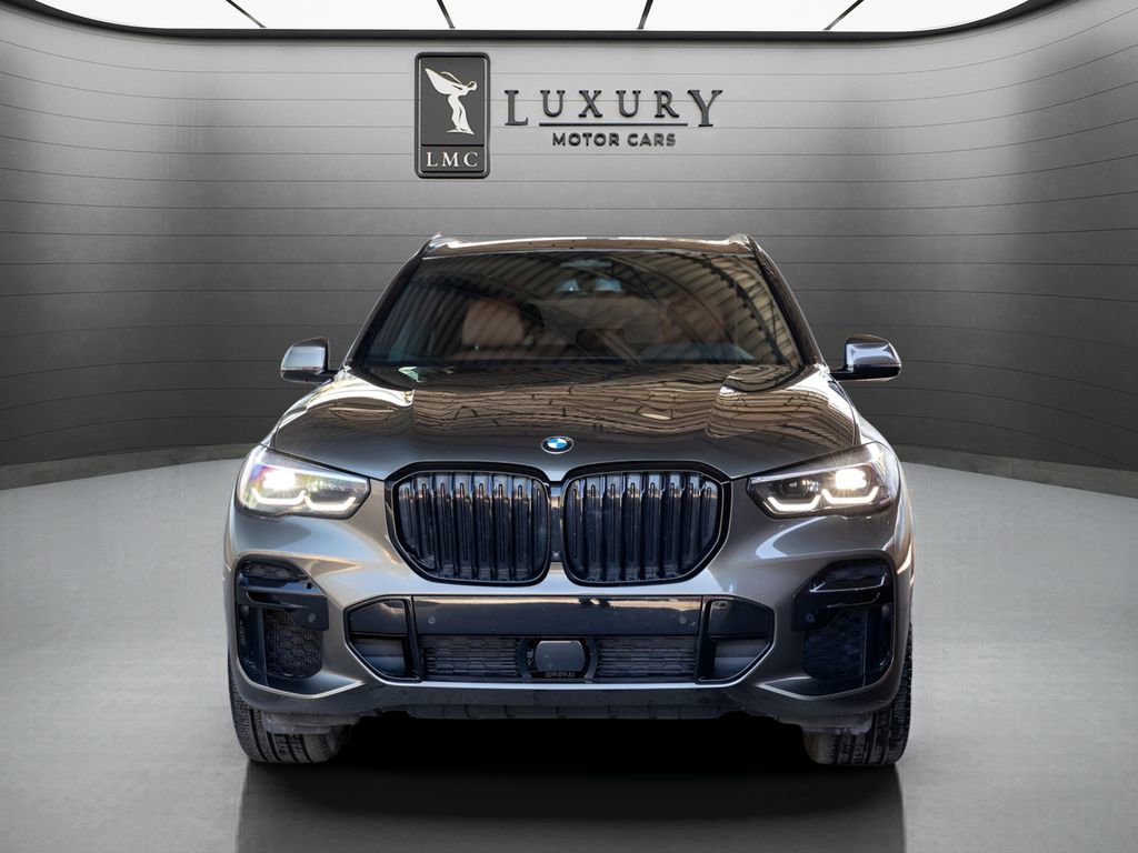 Used 2022 BMW X5 xDrive40i w/ M Sport Package AWD/4WD image 3
