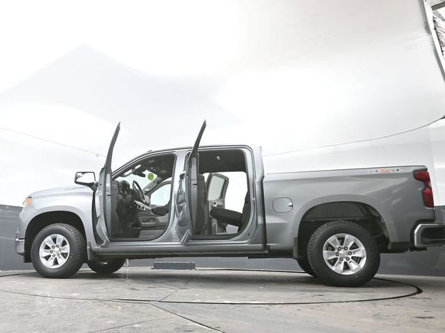 Used 2025 Chevrolet Silverado 1500 LT AWD/4WD image 75