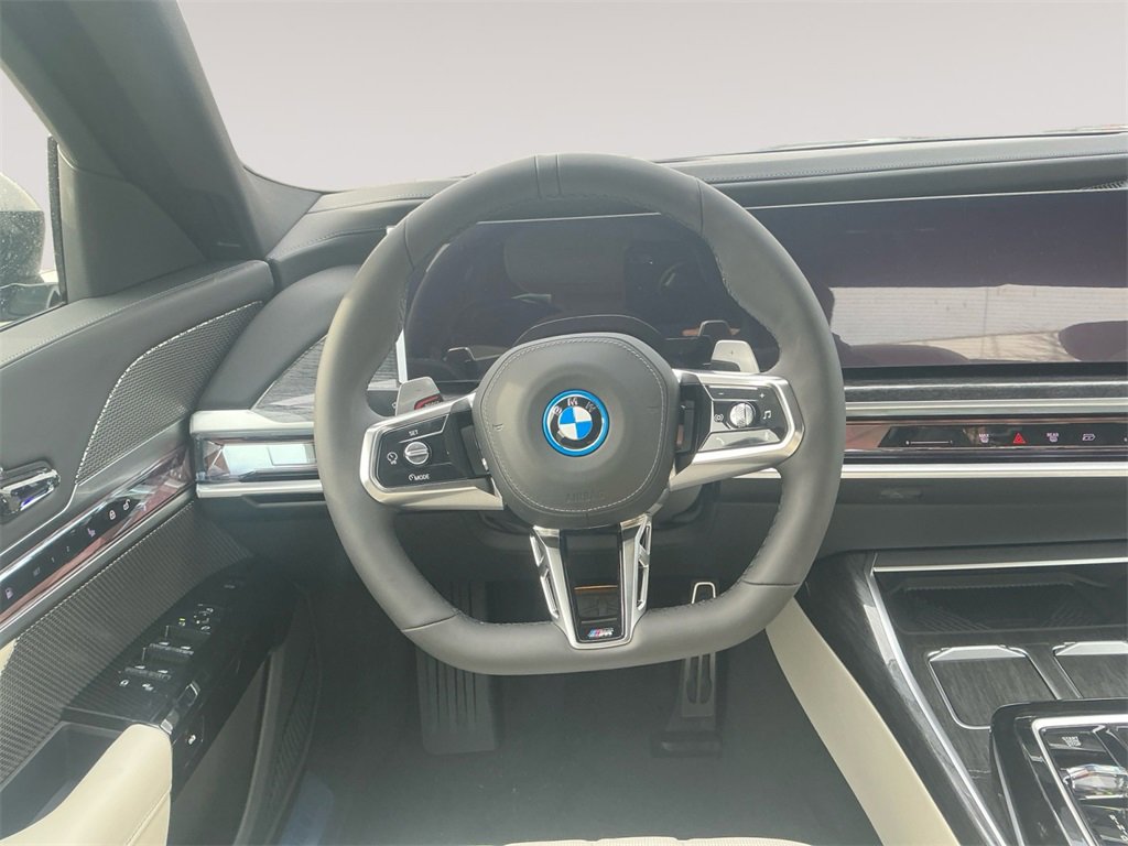 New 2026 BMW 750e xDrive image 12