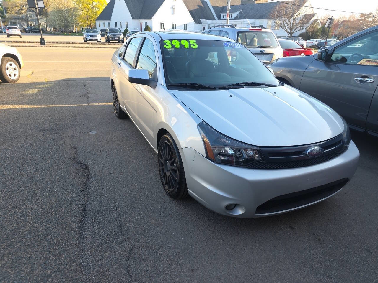 Used 2010 Ford Focus SES FWD image 3