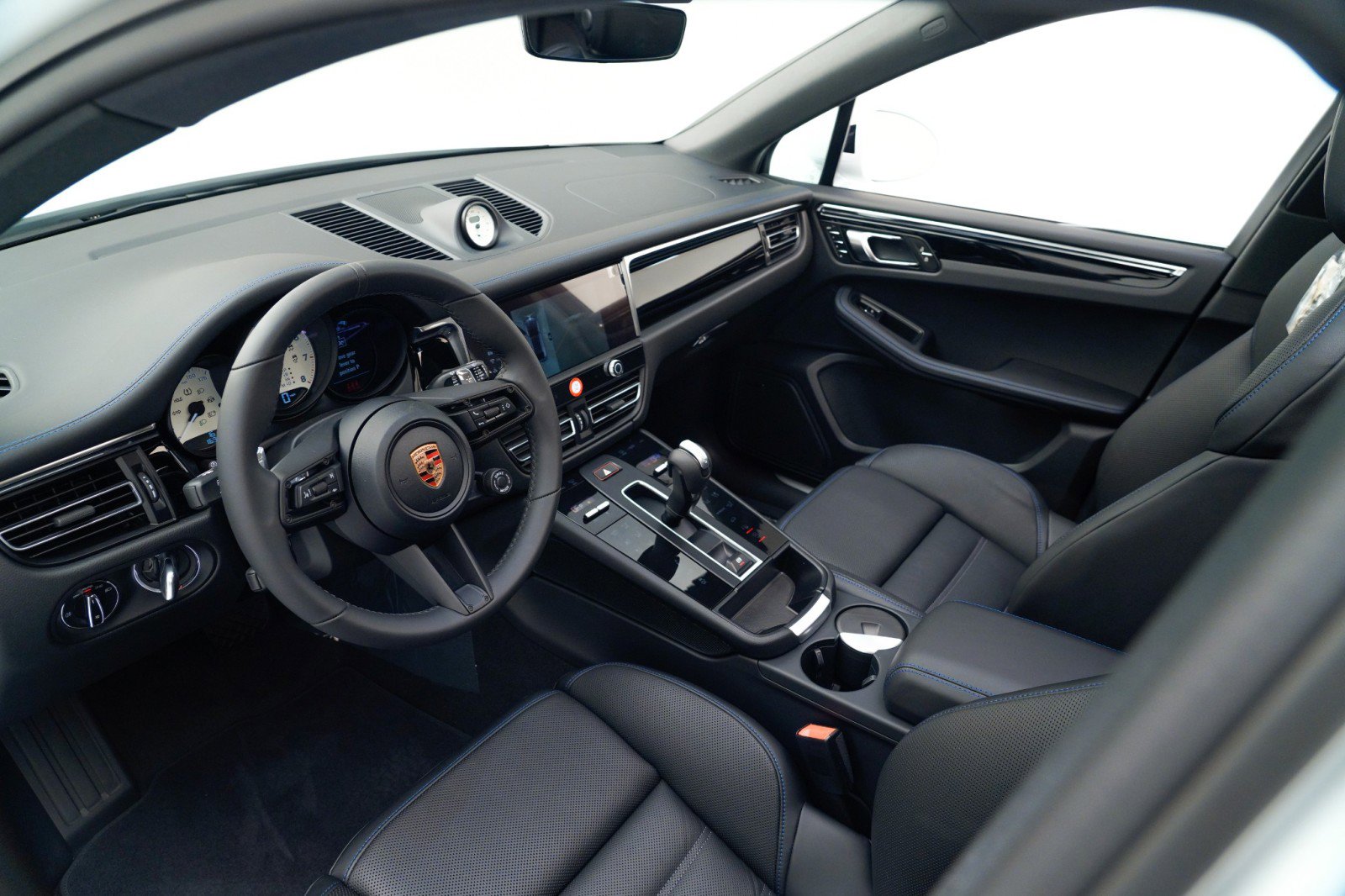 New 2026 Porsche Macan S image 4