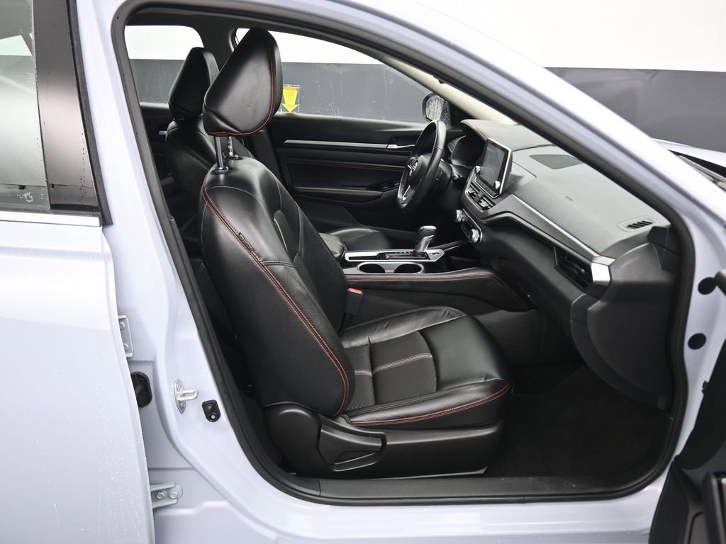 Used 2023 Nissan Altima 2.5 SR FWD image 41