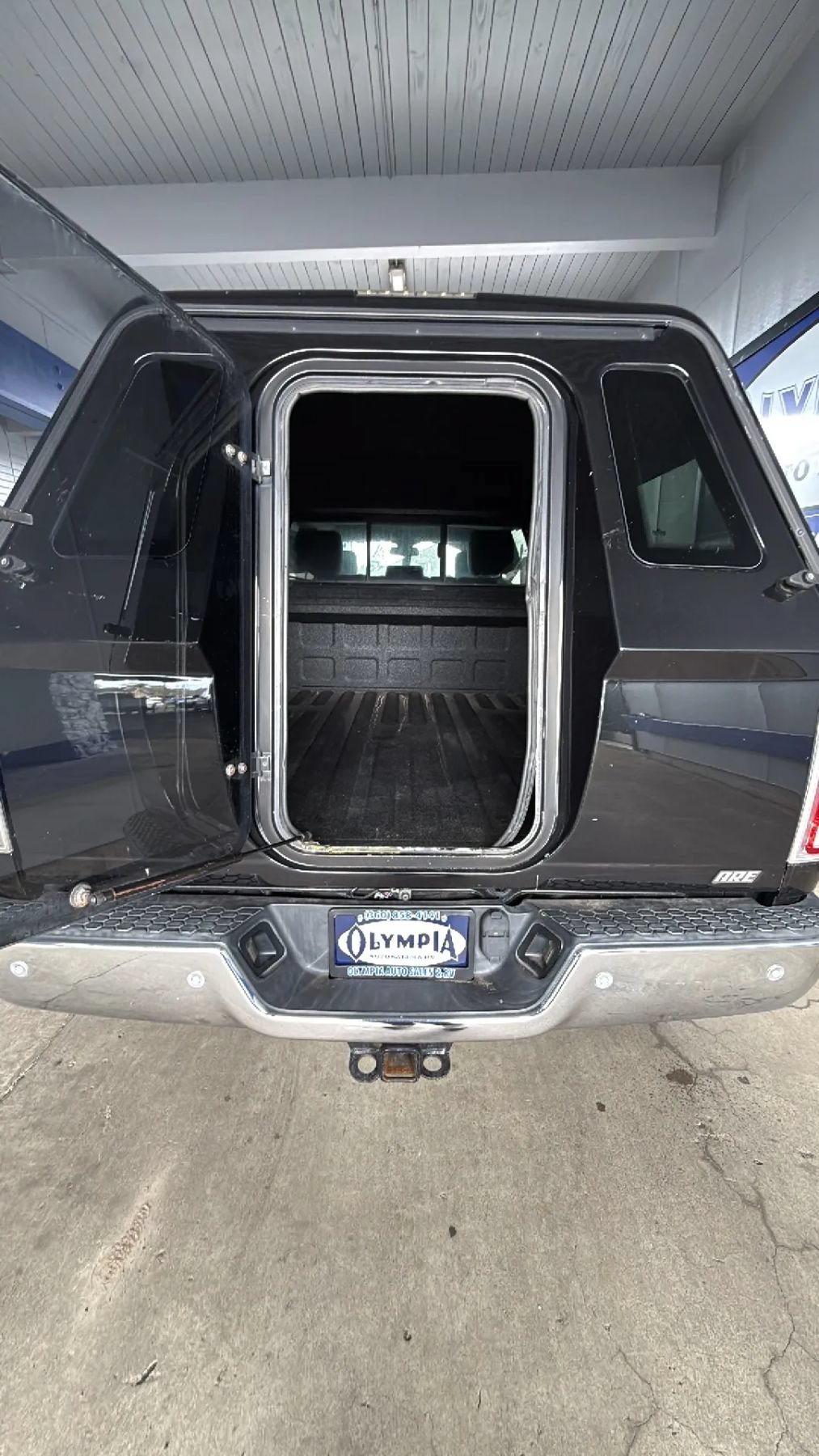 Used 2017 RAM 3500 Laramie w/ Snow Chief Group AWD/4WD image 8