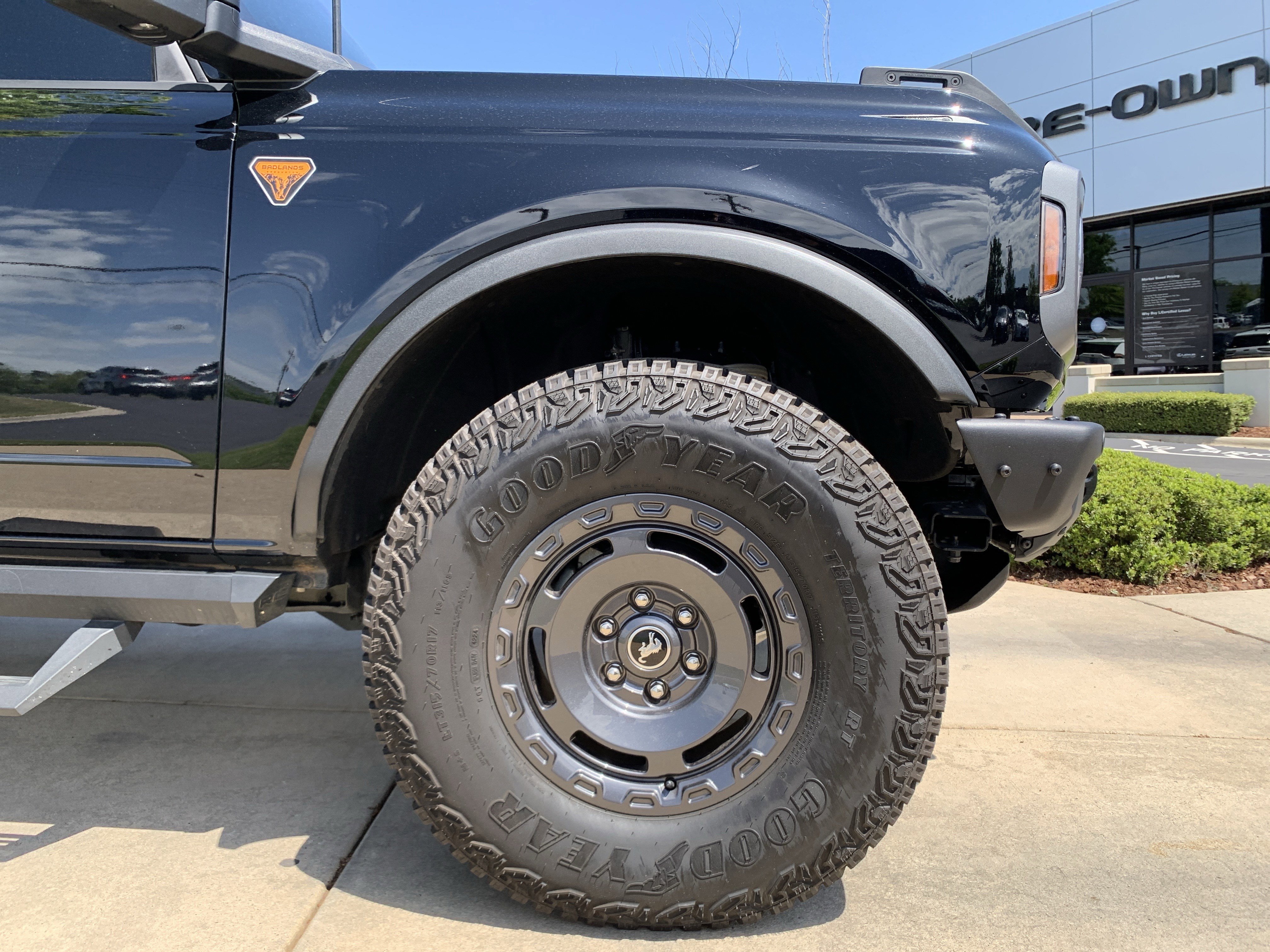 Used 2025 Ford Bronco Badlands AWD/4WD image 13