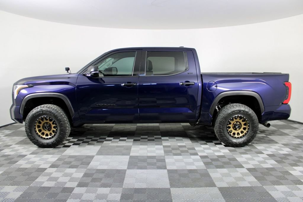 Used 2022 Toyota Tundra SR5 w/ SR5 Convenience Package image 5