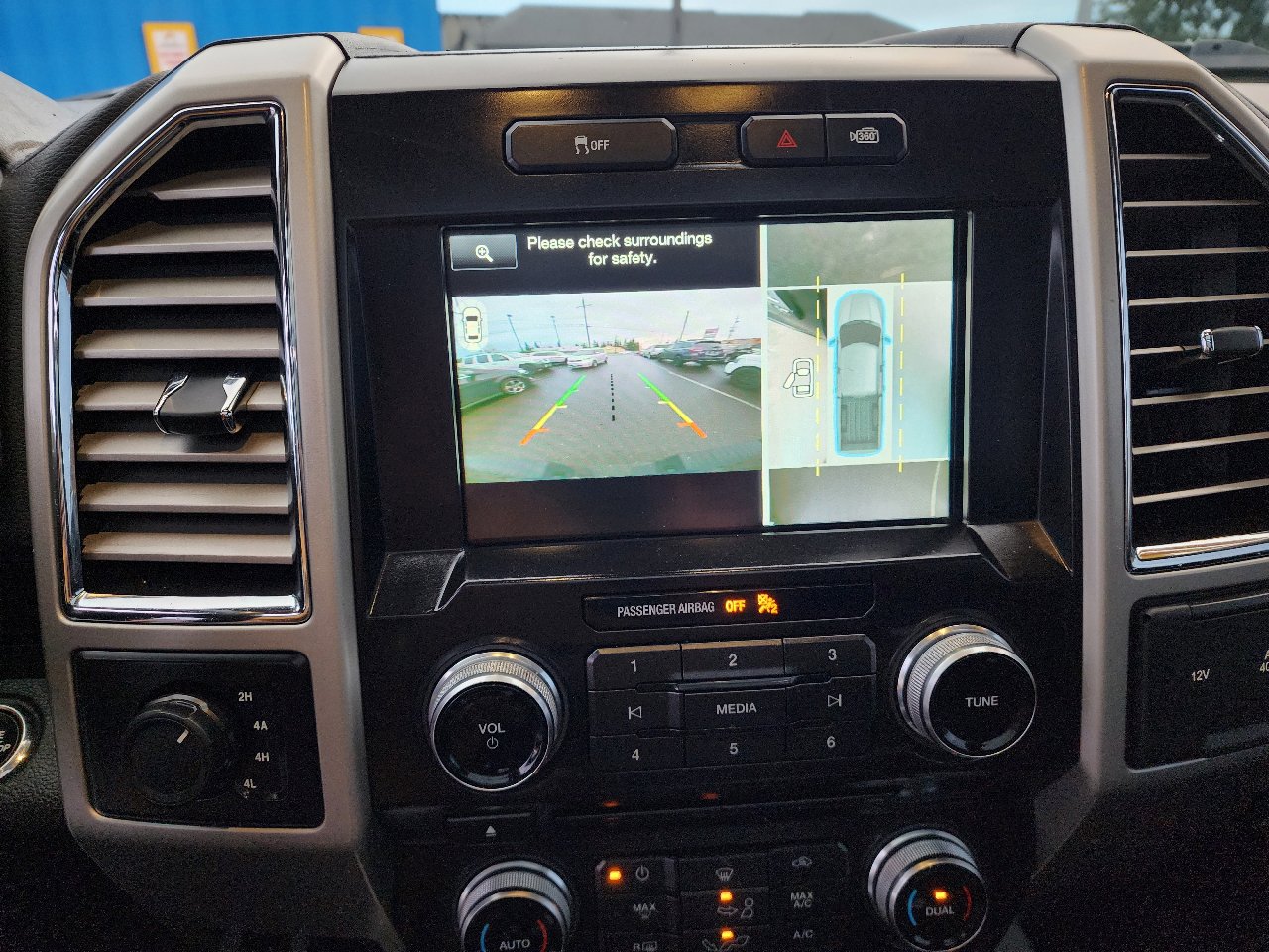 Used 2015 Ford F150 Lariat w/ Equipment Group 502A Luxury image 15