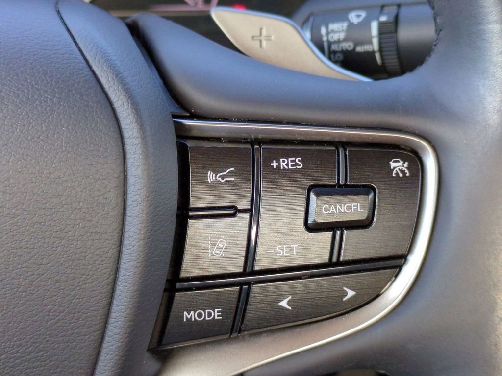 Used 2023 Lexus ES 300h w/ Premium Package image 26