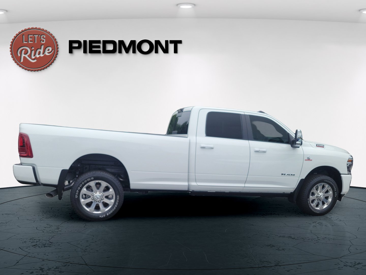 New 2026 RAM 2500 Laramie AWD/4WD image 5
