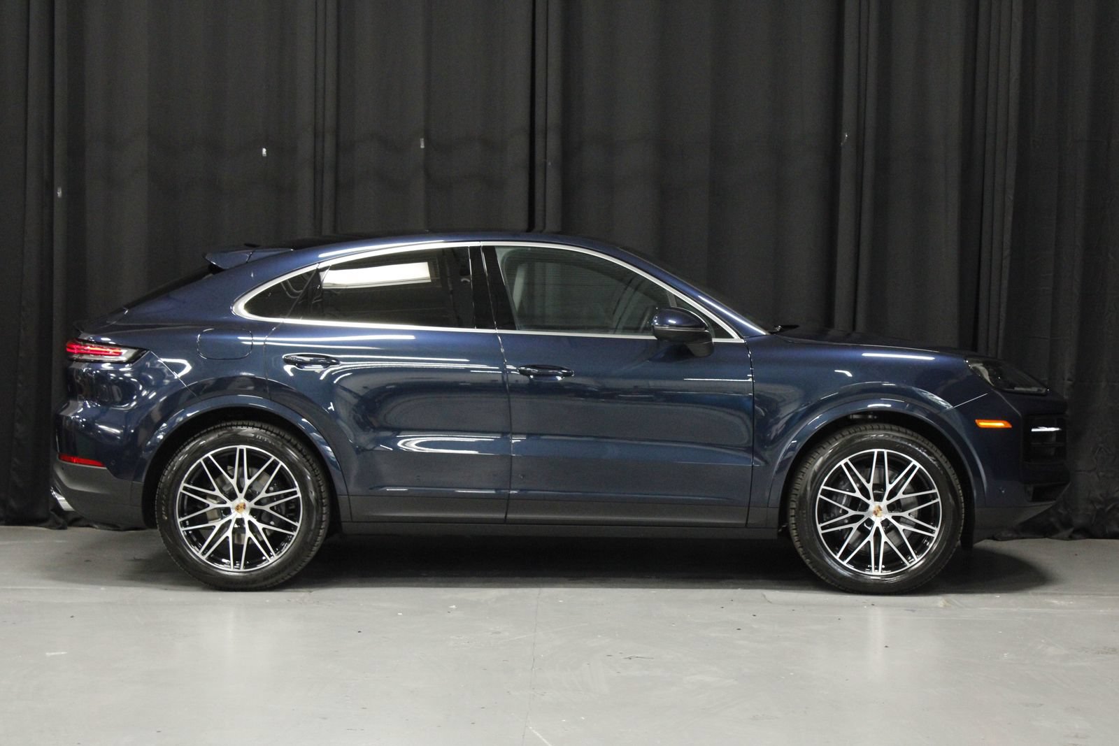 New 2026 Porsche Cayenne Coupe AWD/4WD image 8
