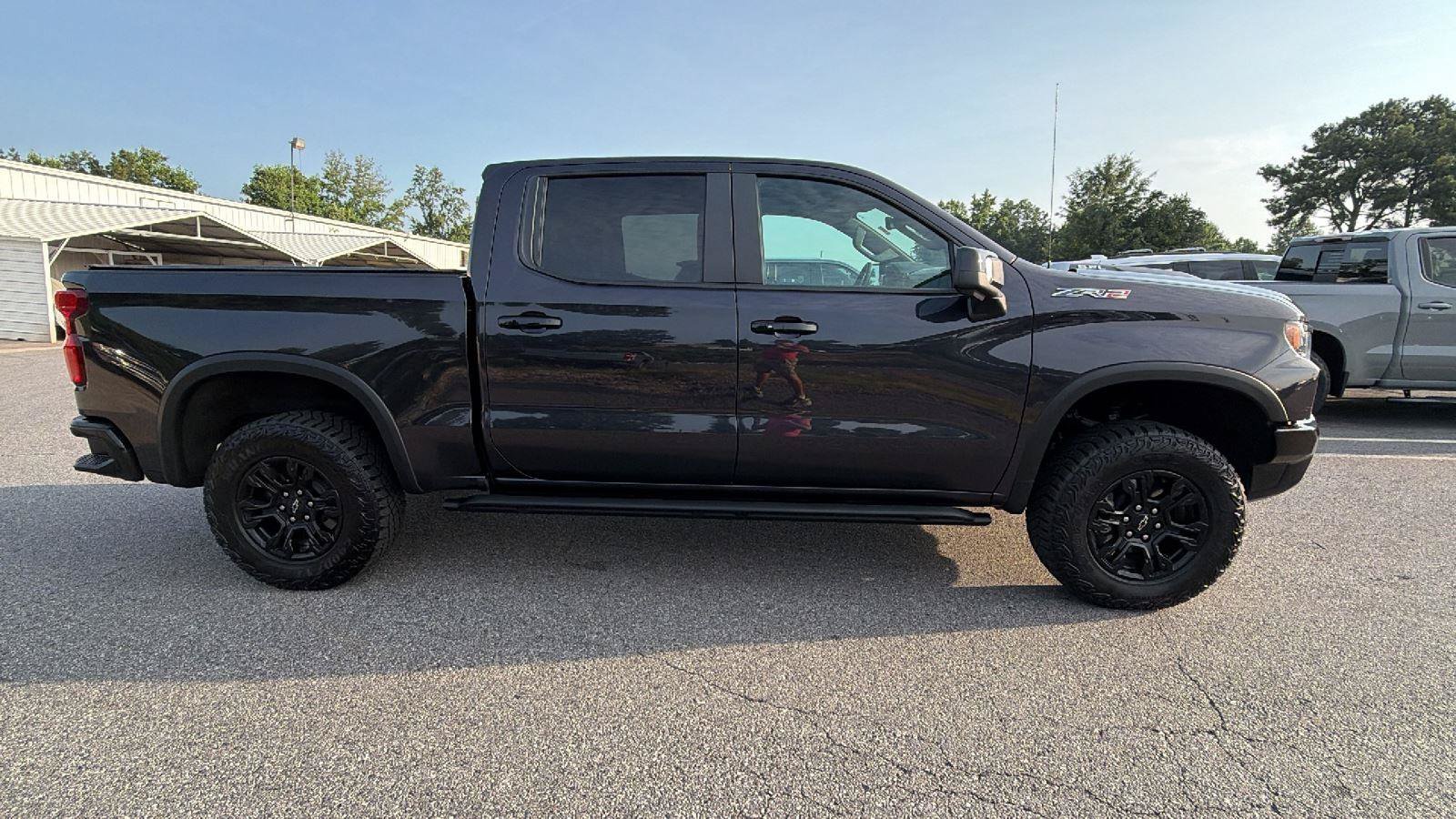 Used 2023 Chevrolet Silverado 1500 ZR2 w/ Technology Package AWD/4WD image 7