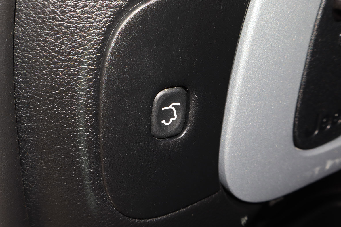Used 2015 Jeep Cherokee Trailhawk w/ Comfort/Convenience Group AWD/4WD image 20