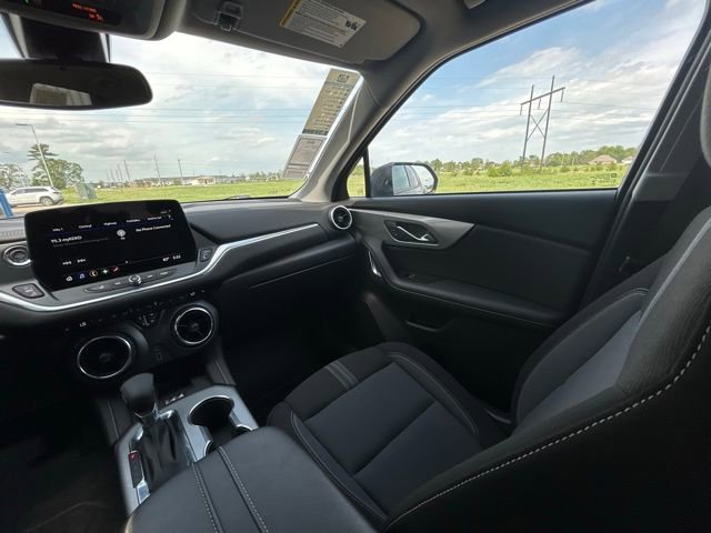 Used 2024 Chevrolet Blazer LT w/ Convenience Package FWD image 31