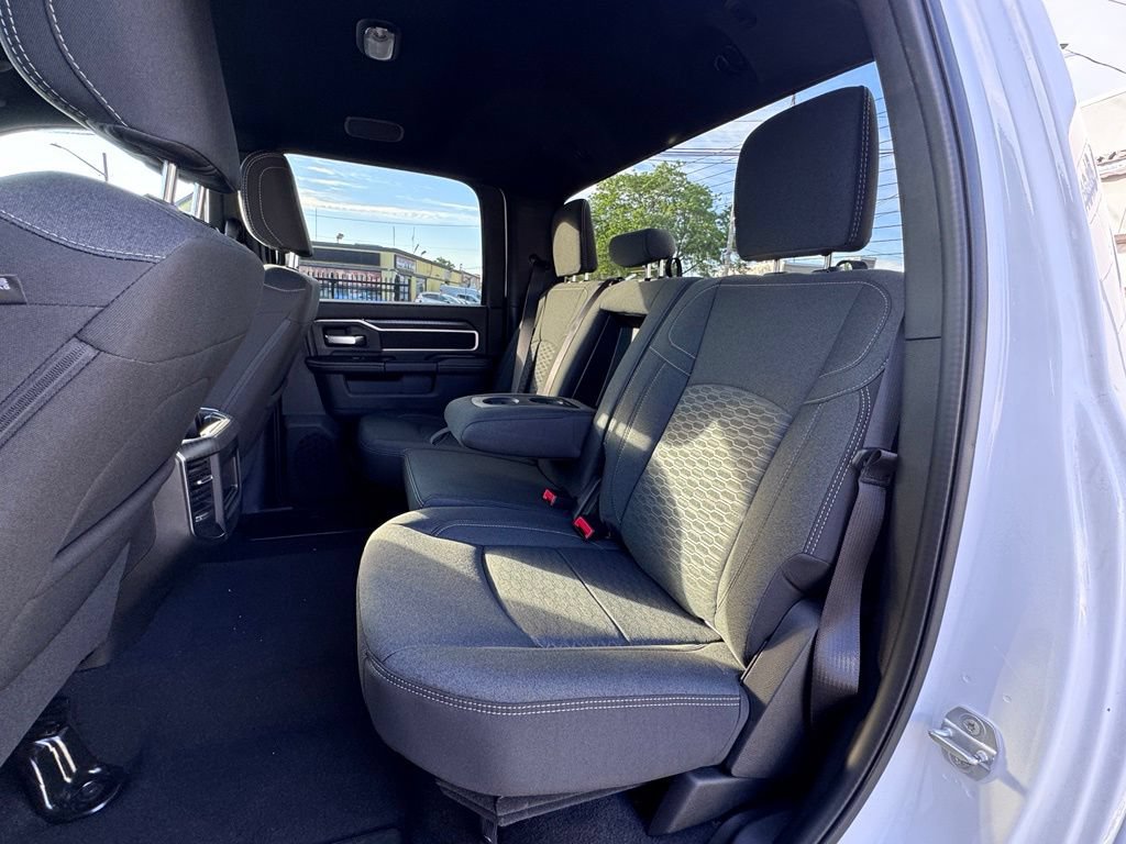 New 2026 RAM 2500 Big Horn AWD/4WD image 16