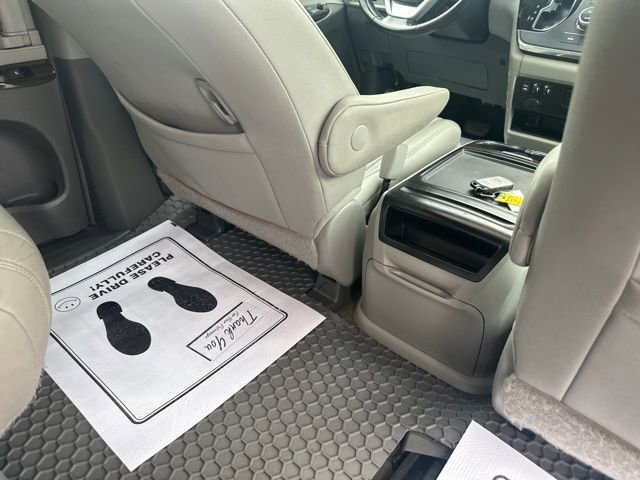 Used 2015 Toyota Sienna XLE w/ XLE Navigation Package FWD image 14