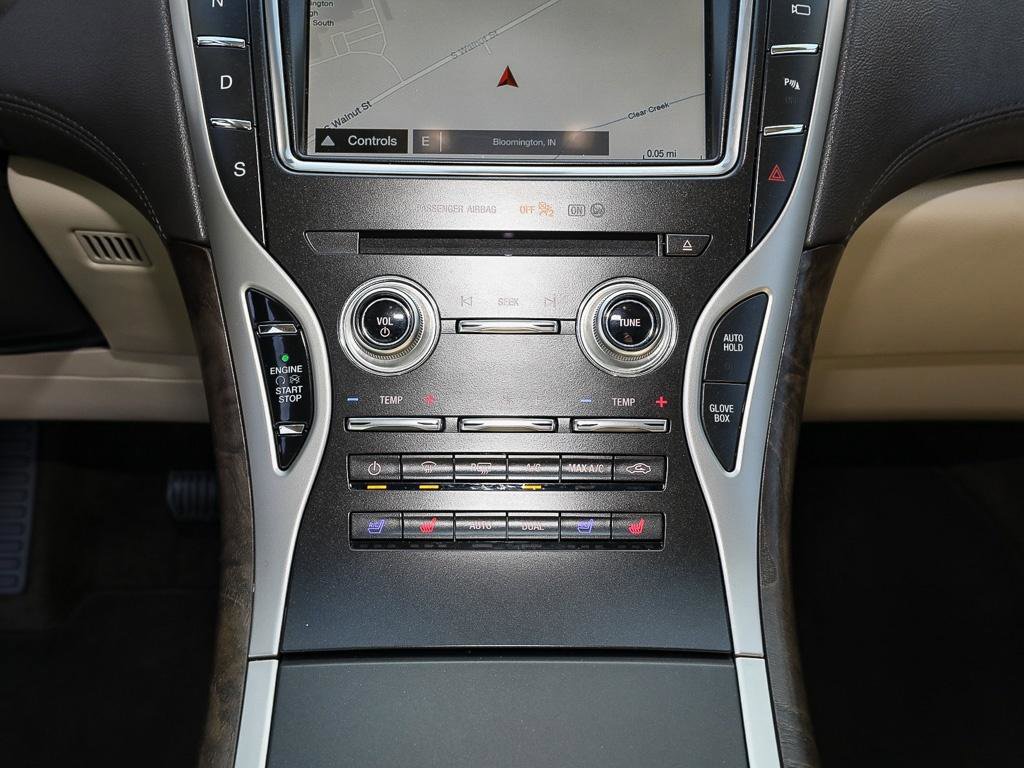 Used 2018 Lincoln MKX Reserve image 18