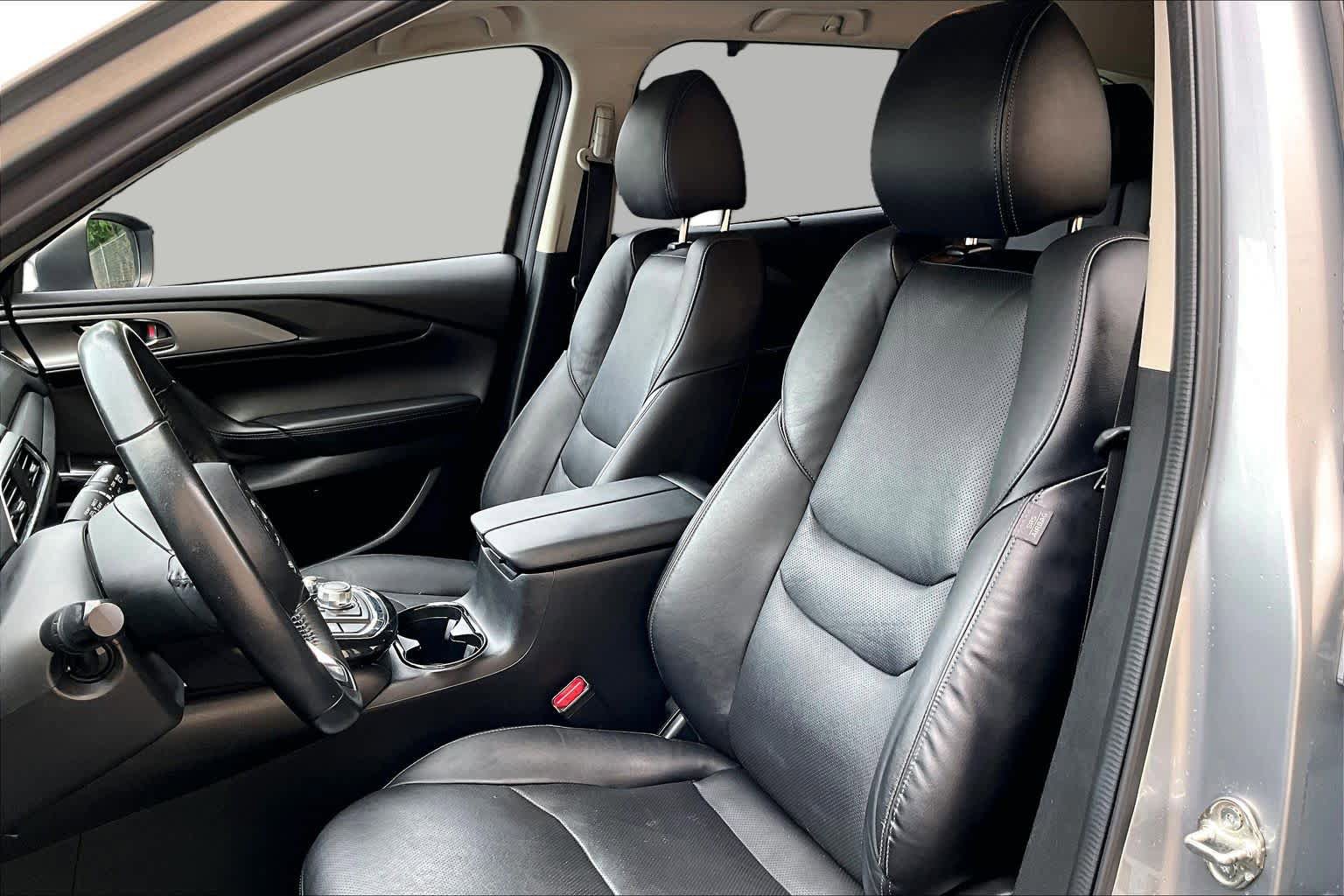 Used 2018 MAZDA CX-9 Touring w/ Touring Premium Package FWD image 8