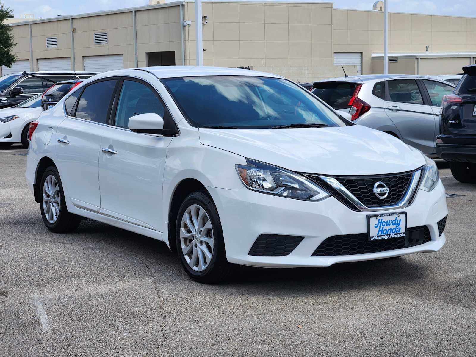 Used 2019 Nissan Sentra SV w/ Exterior Package FWD image 3
