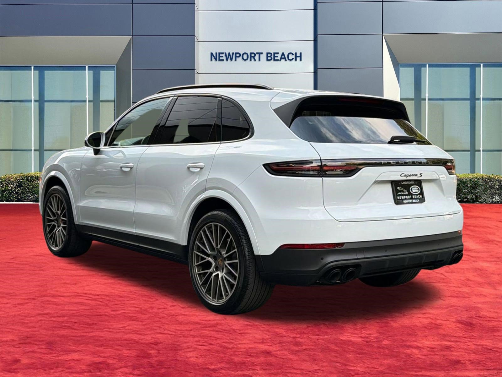 Used 2023 Porsche Cayenne S image 3