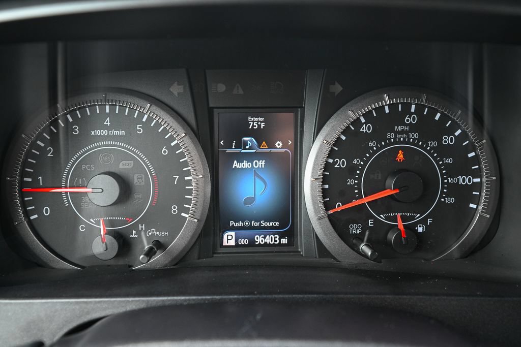 Used 2017 Toyota Sienna SE FWD image 39
