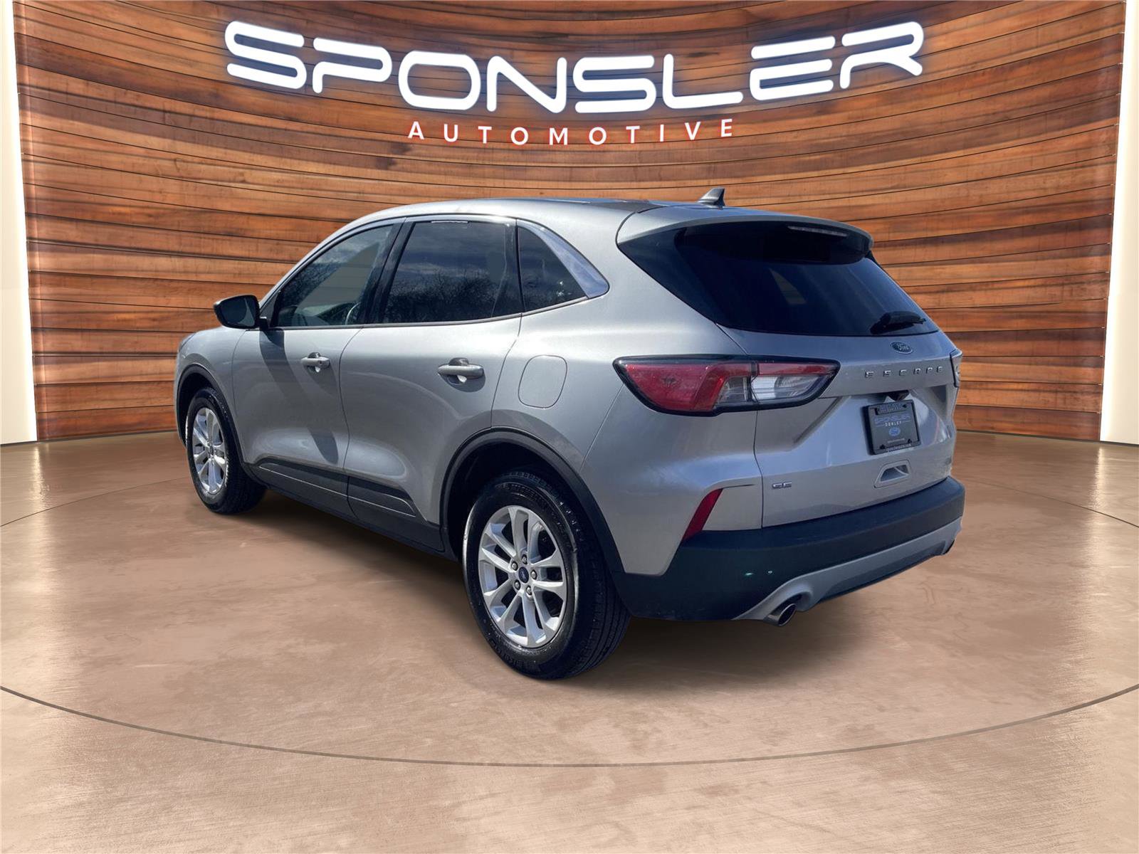 Used 2022 Ford Escape SE w/ Convenience Package image 3