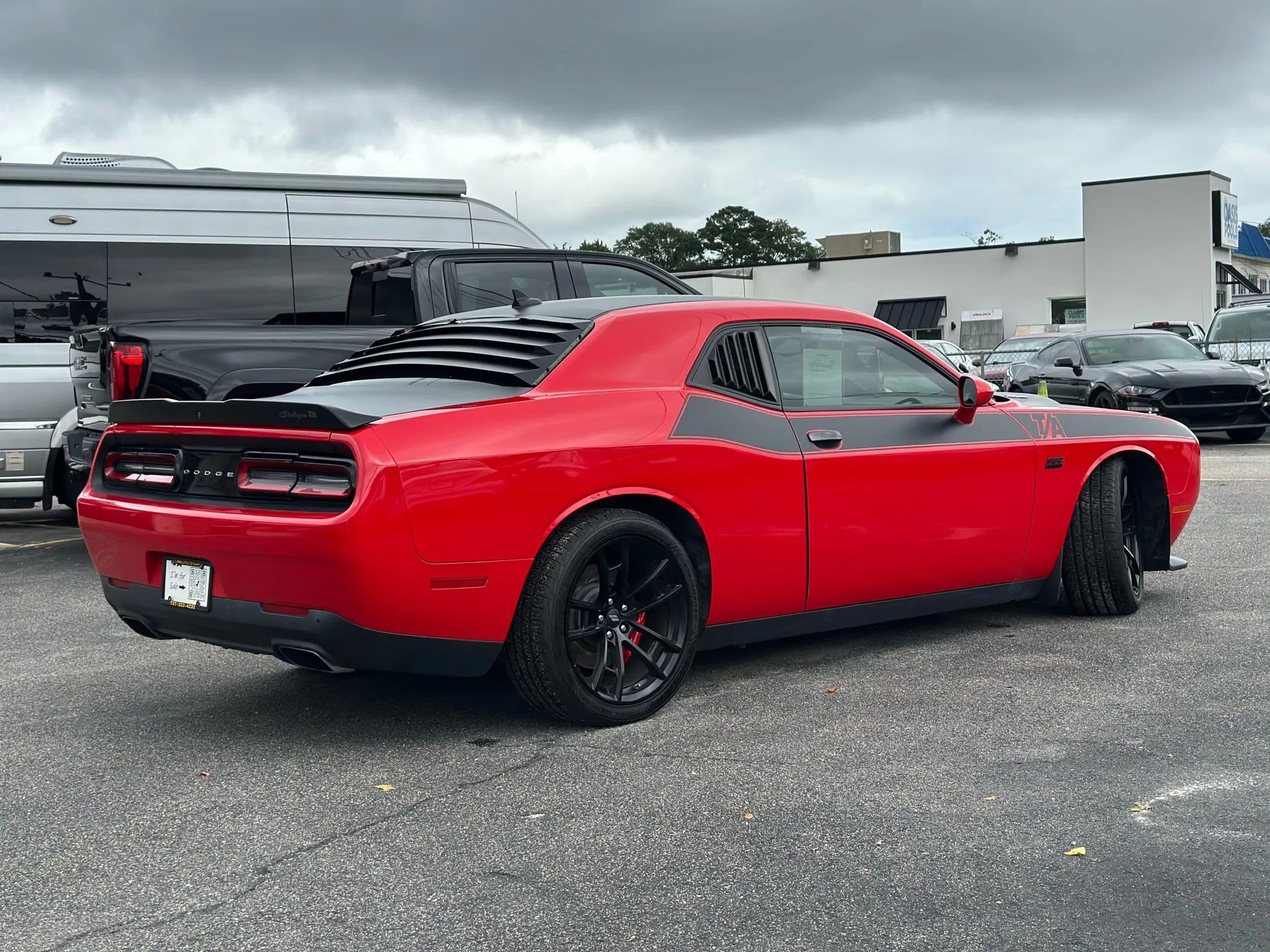 Used 2018 Dodge Challenger T/A image 3