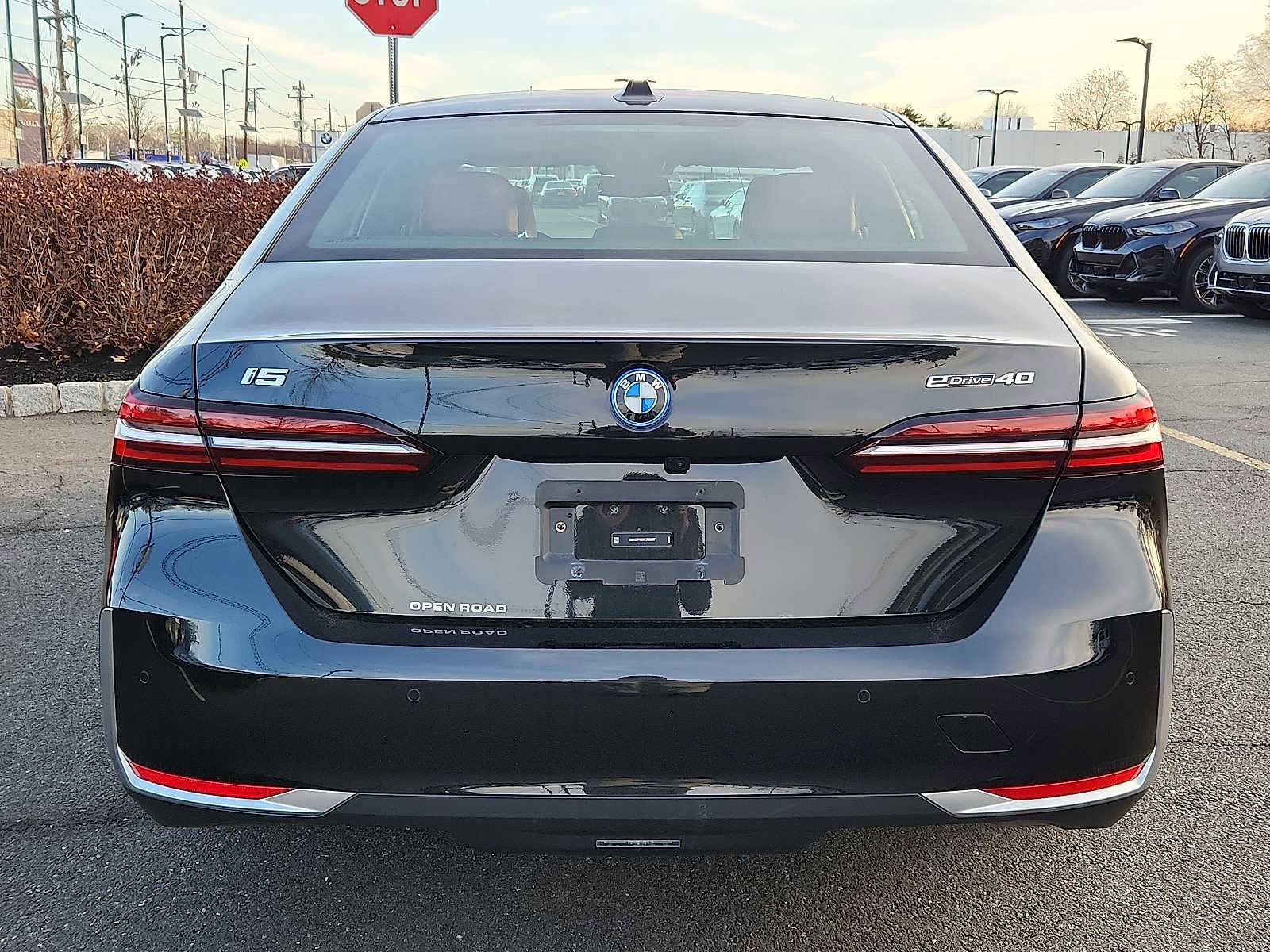 Used 2024 BMW i5 eDrive40i w/ Convenience Package image 5