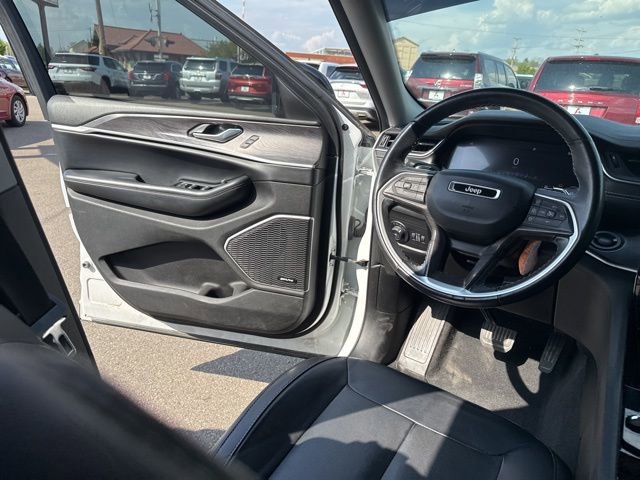 Used 2022 Jeep Grand Cherokee L Limited AWD/4WD image 17