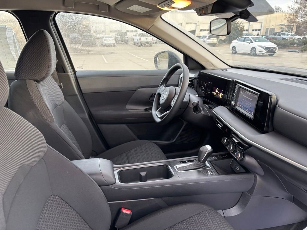 Used 2025 Nissan Kicks S image 14