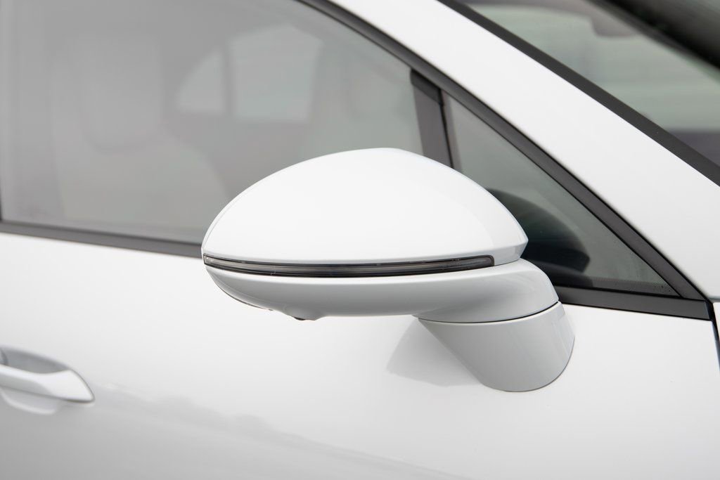 Certified 2025 Porsche Macan Electric RWD image 12