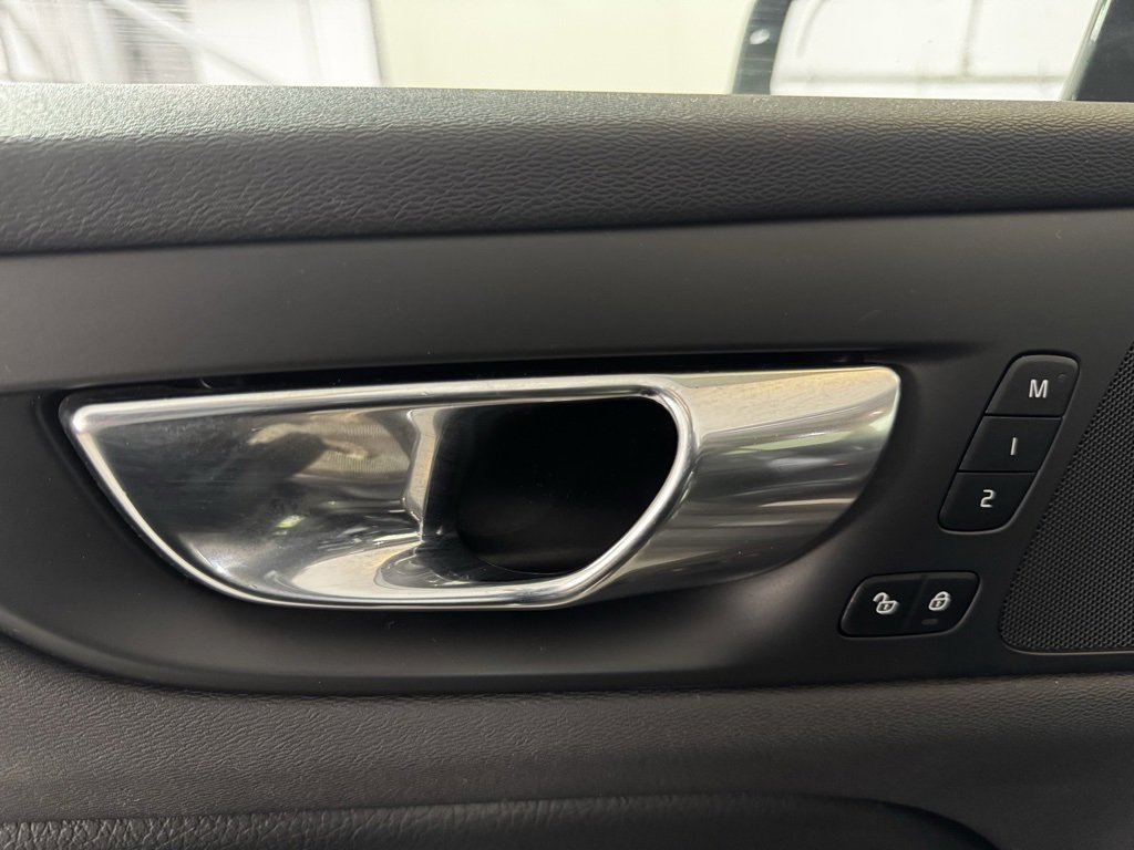 Used 2021 Volvo V60 T5 Cross Country w/ Protection Package image 21