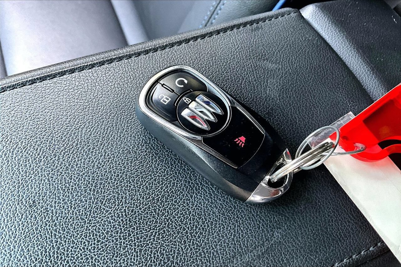 Used 2025 Buick Envista Sport Touring w/ Experience Buick Package FWD image 35